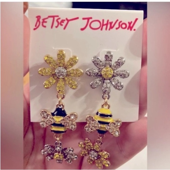 SOLD BETSEY JOHNSON SET Ooh a Daisy Mixed Metals Necklace Bracelet Earrings NWT - Picture 14 of 16